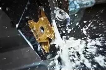 防止切削液發(fā)臭，還鋁合金壓鑄車間一個良好的環(huán)境